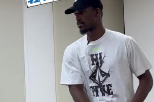 巴特勒突袭LNG，谁来LNG基地都得玩一局激情乒乓球！
